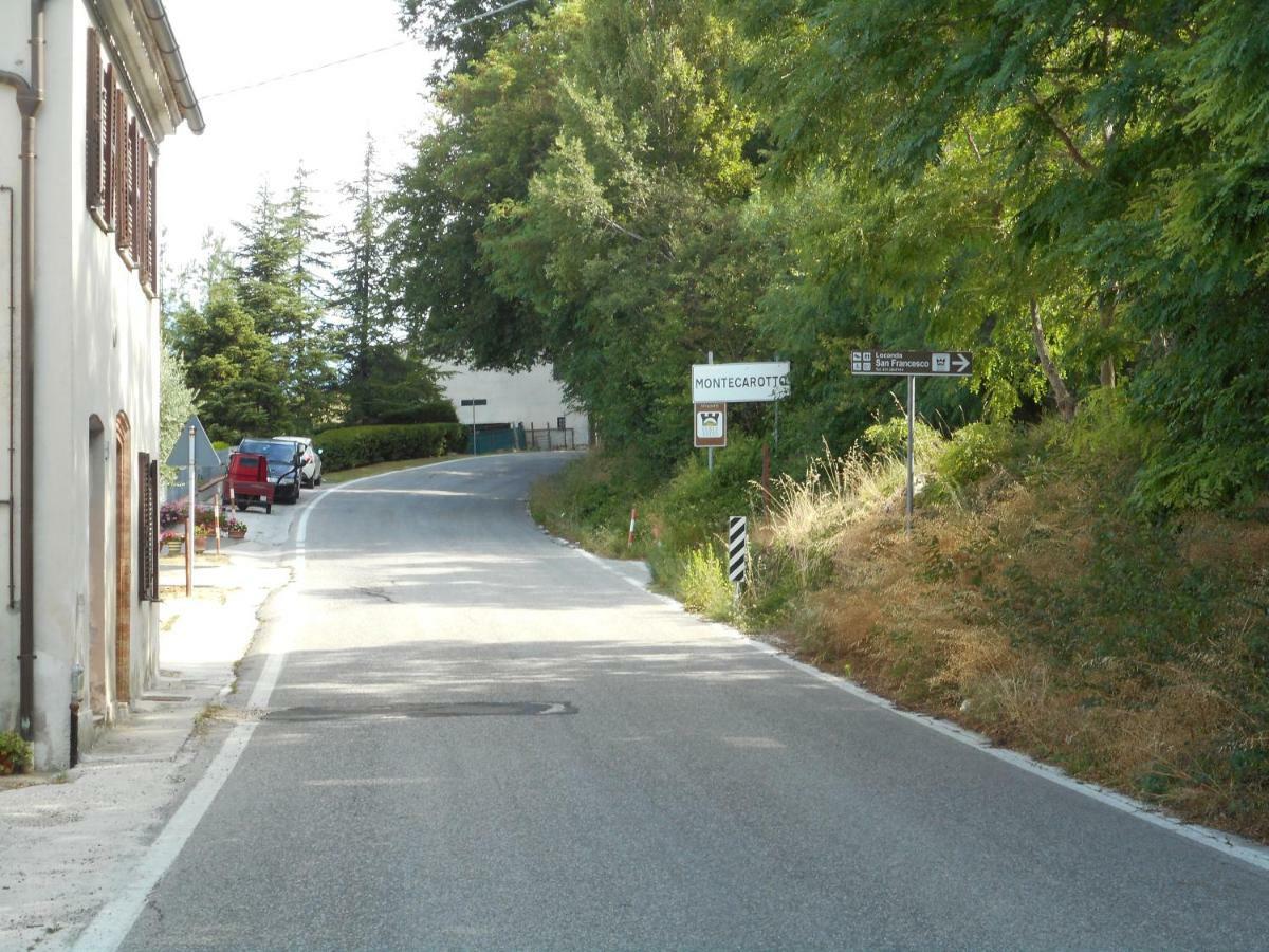 Locanda San Francesco Montecarotto ภายนอก รูปภาพ
